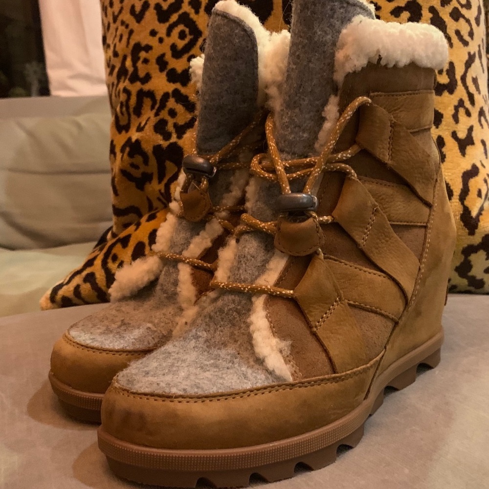 Sorel Joan of Arc Shearling boots